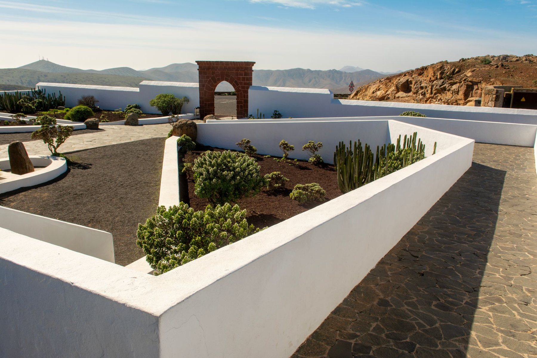 Retaining Walls & Planters in Cave Creek AZ